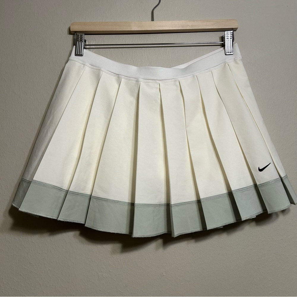 Nike Women's Pleated Tennis Skirt Skort Cream and Sage Green Size M
